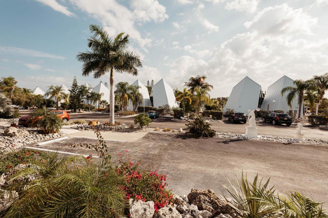 Hotel Pyramids In Florida Estero Exterior foto